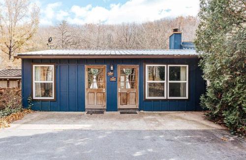 Afton Apartment | Rockwell Ridge The Dogwood Suite
