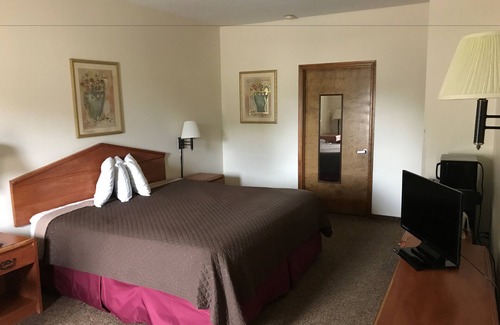Lucedale Hotel | Rocky Creek Inn