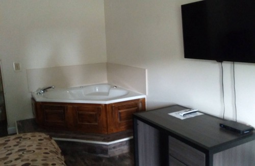 Lucedale Hotel | Rocky Creek Inn