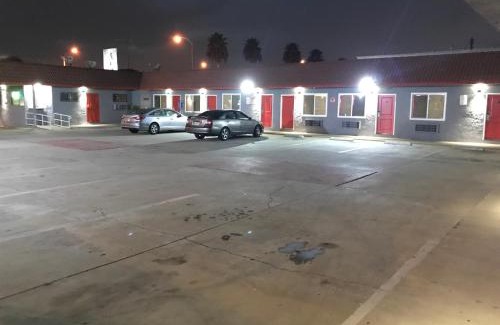 Lynwood Hotel | Rocky Inn Motel