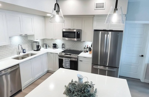 Dead Man's Flats Apartment | Rocky Mountain 2-BR, top floor apartment with Pool, AC, WiFi, Sparrowhawk Resort