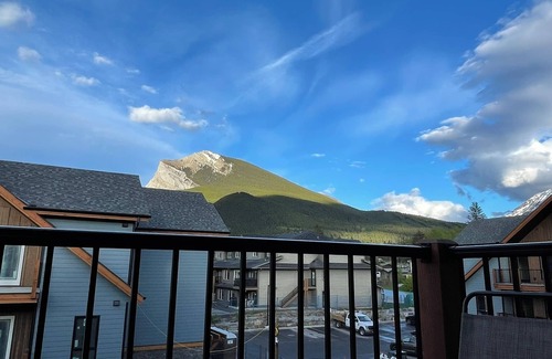 Dead Man's Flats Apartment | Rocky Mountain 2-BR, top floor apartment with Pool, AC, WiFi, Sparrowhawk Resort