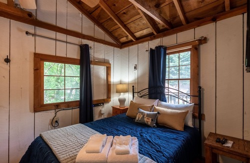 Ruidoso Cabin | Rocky Mountain Cottage | Hot Tub, Covered Patio!