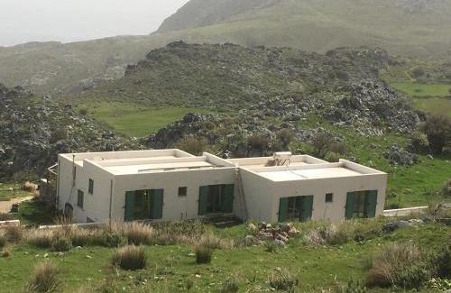 Agios Vasileios House | Rocky Mountain Way