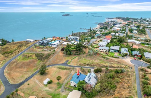 Emu Park House | Rocky Retreat At Emu Park