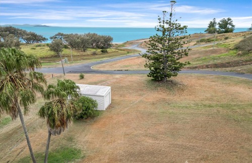 Emu Park House | Rocky Retreat At Emu Park