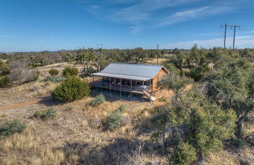 Fredericksburg Cabin | Rocky Ridge Cedar Cabin W/Hot Tub & Amazing Views