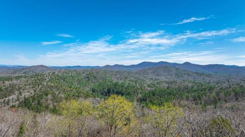 Raccoon Ridge House | Rocky Ridge Escape
