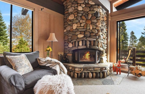 Tahoe City House | Rocky Ridge Retreat | BBQ on Patio w/ HOA Lake & Amenities Access