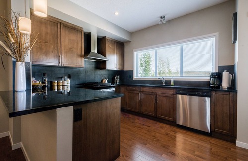 Cochrane House | Rocky View Resort.