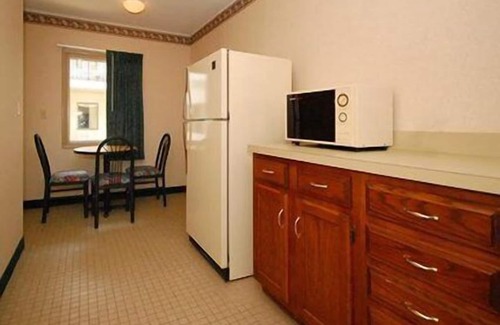 Rehoboth Beach Hotel | Rodeway Inn And Suites