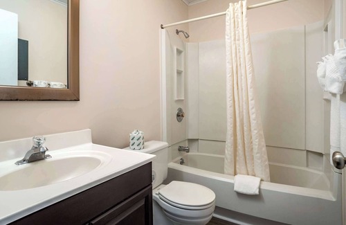 Rehoboth Beach Hotel | Rodeway Inn And Suites