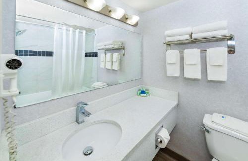Edson Hotel | Rodeway Inn