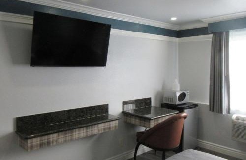 Commerce Hotel | Rodeway Inn Commerce - Los Angeles