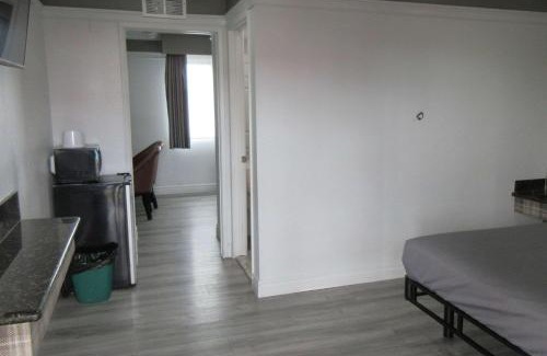 Commerce Hotel | Rodeway Inn Commerce - Los Angeles