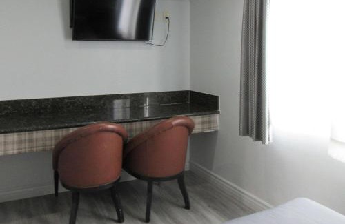 Commerce Hotel | Rodeway Inn Commerce - Los Angeles