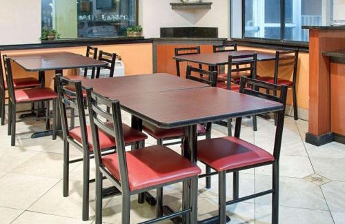 Florence Hotel | Rodeway Inn Florence - Cincinnati South