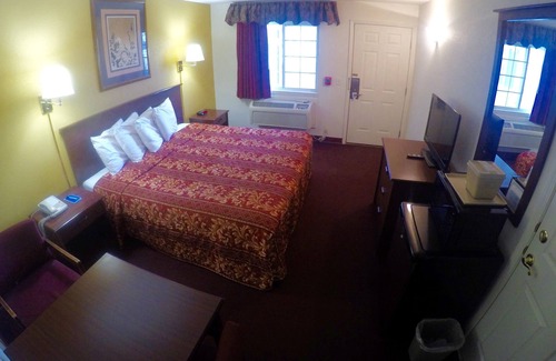 Goddard Hotel | Rodeway Inn Goddard