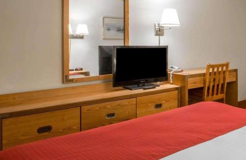 Lake Placid Hotel | Rodeway Inn Lake Placid South