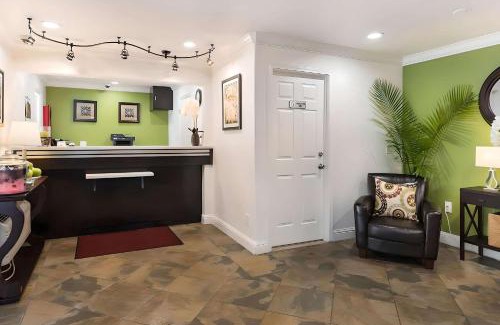 East San Jose Hotel | Rodeway Inn San Jose HWY-101 Tully Rd Exit