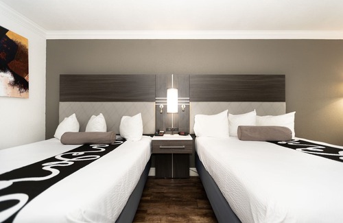 East San Jose Hotel | Rodeway Inn San Jose HWY-101 Tully Rd Exit