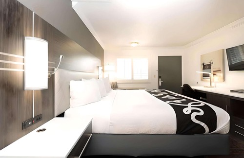 East San Jose Hotel | Rodeway Inn San Jose HWY-101 Tully Rd Exit