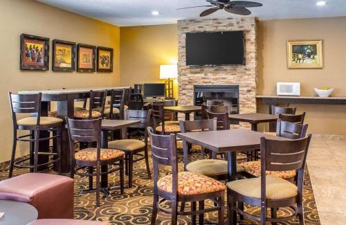 West Okoboji Hotel | Rodeway Inn & Suites near Okoboji Lake