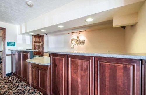 Charles Town Hotel | Rodeway Inn & Suites