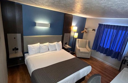 Emporia Hotel | Rodeway Inn