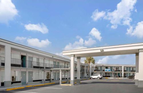 Orange Park Hotel | Rodeway Inn