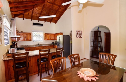 Rodney Bay Villa | Rodney Heights Villa, the perfect location for your vacations