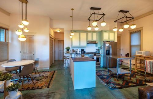 Hood River House | Roe Parker House home
