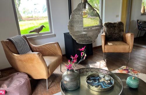 Maren-Kessel House | Roer, huisje aan de Maas