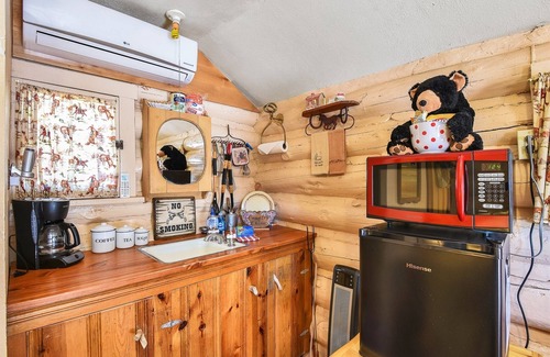 Williams House | Roger's Cabin | Historic Log Cabin in the Woods | Near Grand Canyon & Flagstaff