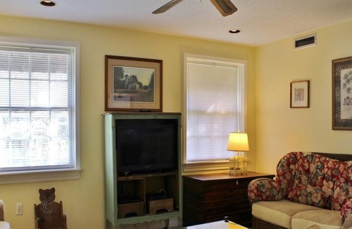 Folly Beach Condo | Roger's Folly Down~ Comfortable and Convenient - Steps from Beach!