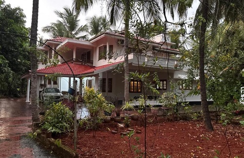 Kozhikode Villa | "Rohini Villa" 5 Bedroom Luxury Garden Villa in Kozhikode
