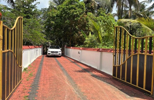 Kozhikode Villa | "Rohini Villa" 5 Bedroom Luxury Garden Villa in Kozhikode