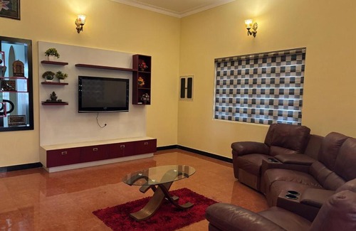 Kozhikode Villa | "Rohini Villa" 5 Bedroom Luxury Garden Villa in Kozhikode