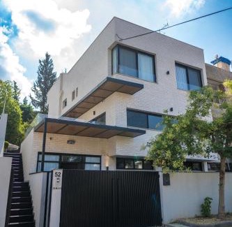 Tel Aviv House | Rokah Luxury Villa at Ramat HaHayal