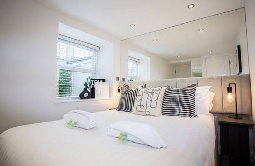 Roker Apartment | *Roker Sea Front* Entire Modern One Bed Apartment