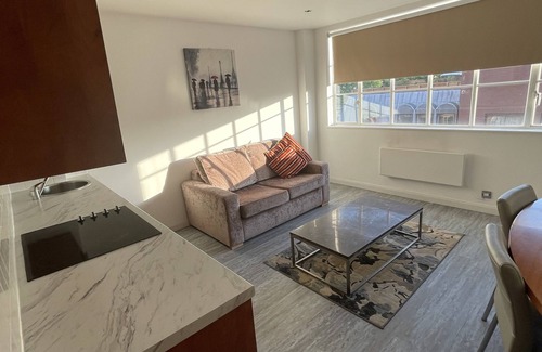 Courtfield Apartment | Roland House