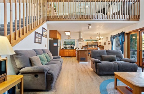 Hiouchi House | Rollin on the River!