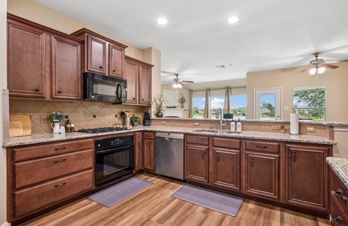 McKinney House | Rolling Greens Retreat – Views, Comfort, Calm