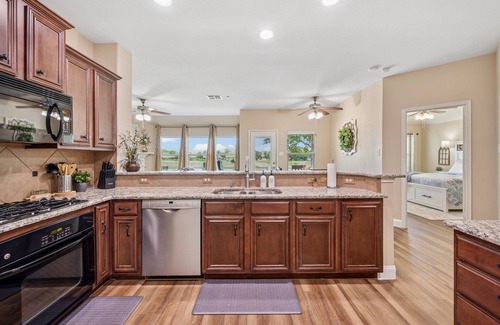 McKinney House | Rolling Greens Retreat – Views, Comfort, Calm