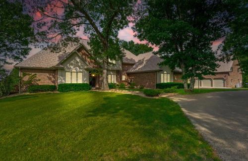 Branson West House | Rolling Hills Family Home
