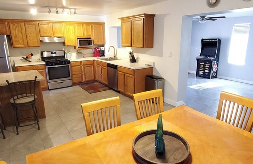 Tucson House | Rolling Hills Golf course neighborhood, 4 Bedroom, 2 bath, on Tucson's Eastside