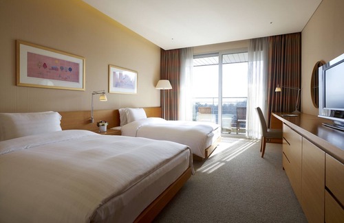 Hwaseong Hotel | Rolling Hills Hotel