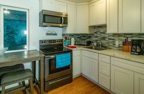 Cedar Ridge Cabin | Rollins Lakeside Inn & Resort - 2-Bedroom Cabins