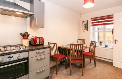 Grange-over-Sands Cottage | ROLO'S RETREAT, pet friendly, with a garden in Grange-Over-Sands