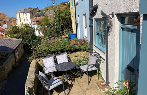 Staithes Cottage | Roma Cottage - Delightful Ropemaker's Cottage In Staithes, Nr Whitby